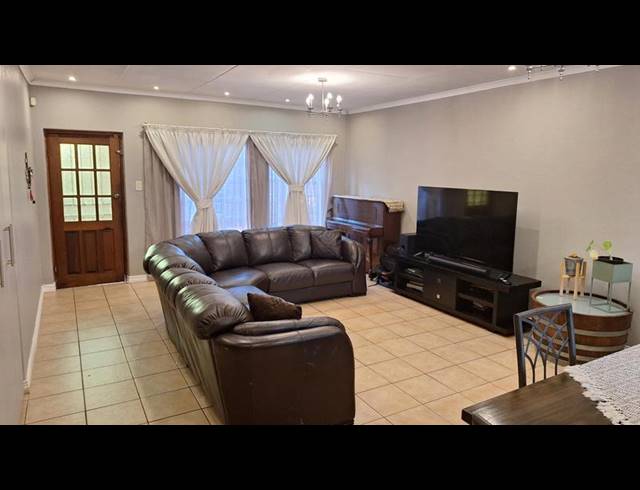 3 BEDROOM TOWNHOUSE FOR SALE IN WIERDA PARK